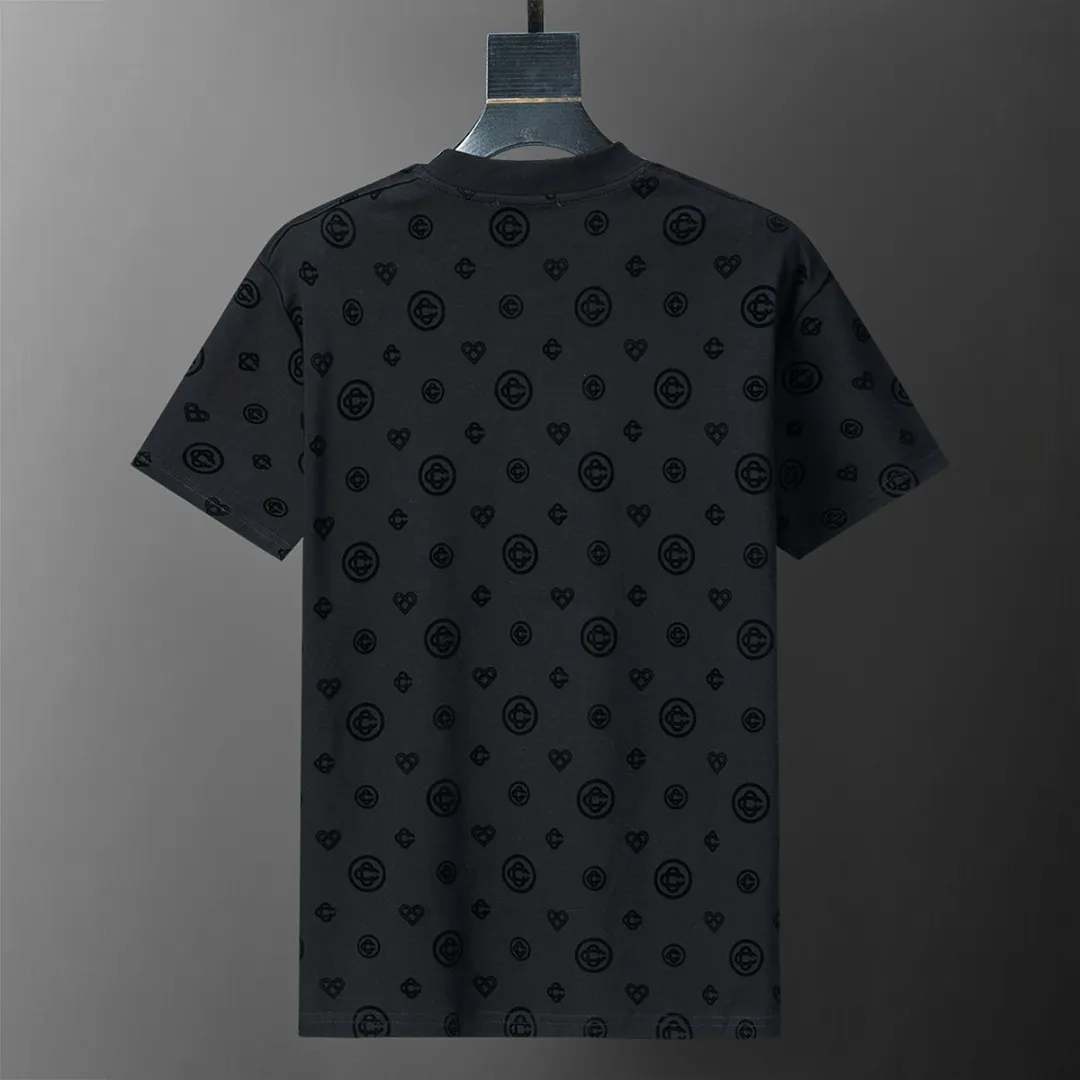 25109# New Arrival round neck T-shirt synchronized with the official website for spring and summer 2026. It is handsome with flocking printing all over. The fabric is comfortable, the workmanship is rigorous, and the wiring is neat. Good upper body effect·Sizes M-3XL Black